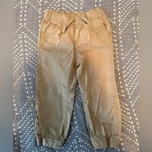 3T Gap Chinos